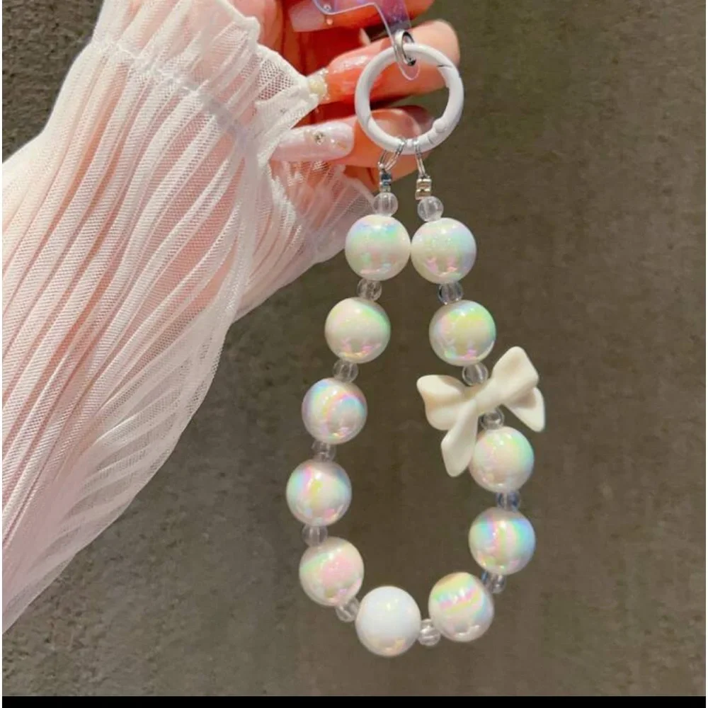 White Laser Butterfly Knot & Heart Shaped Pendant Phone/wrist Hanging Accessory